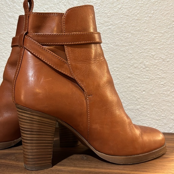 J. Crew Heeled Buckle Strap Ankle Boots Size 8. Caramel/Brown Leather. - Picture 3 of 9